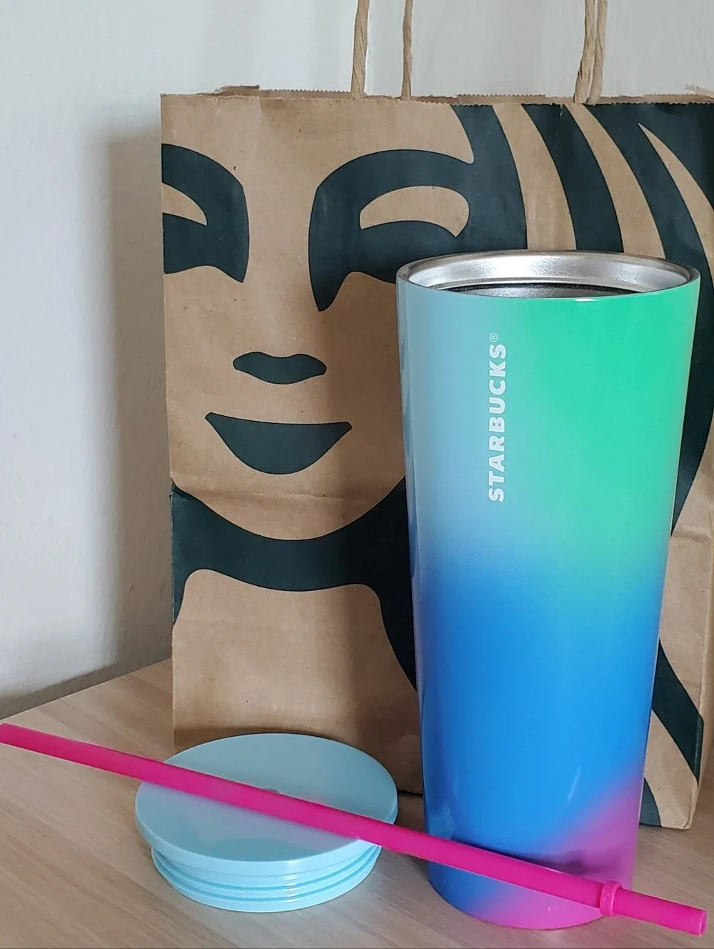 Starbucks cute eye